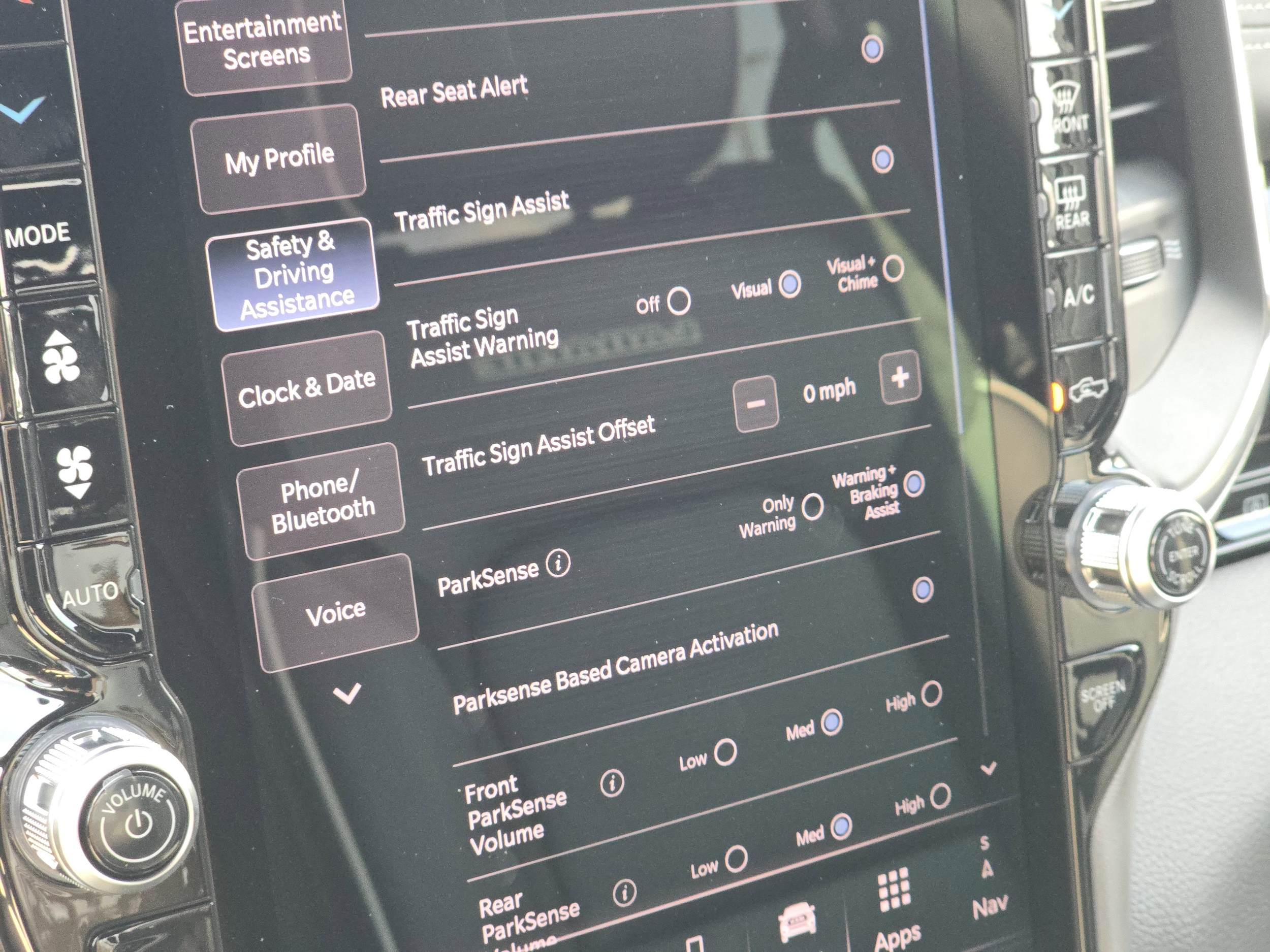 2026 RAM 1500 Laramie - Photo 42