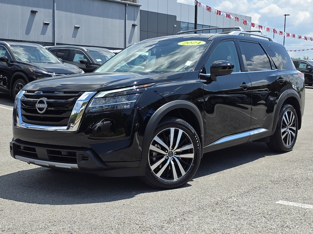 Used 2024 Nissan Pathfinder Platinum Sport Utility