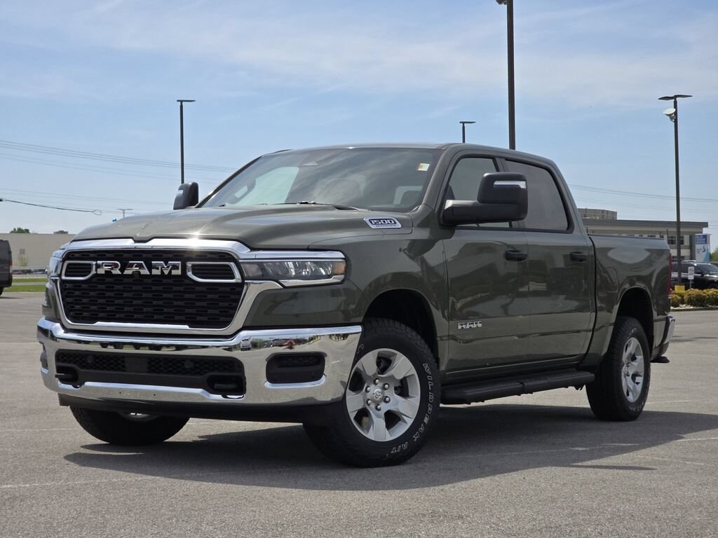 New 2026 Ram 1500 TRADESMAN CREW CAB 4X4 5'7 BOX Pickup