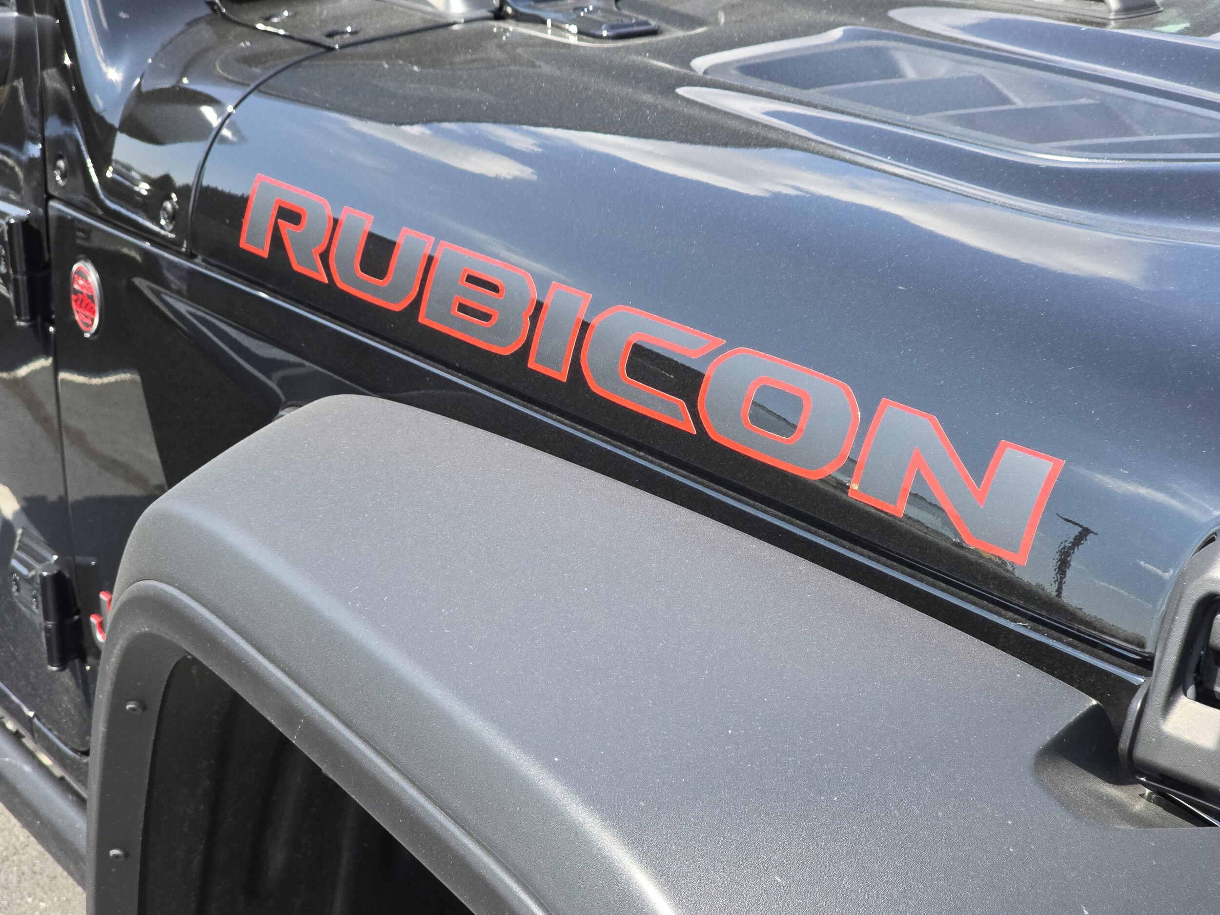 2025 Jeep Wrangler Rubicon photo 2