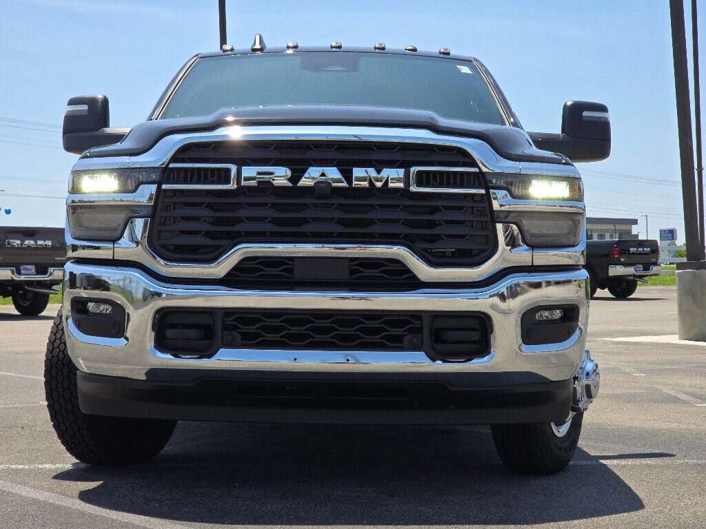 New 2026 Ram 3500 TRADESMAN CREW CAB 4X4 8' BOX Pickup
