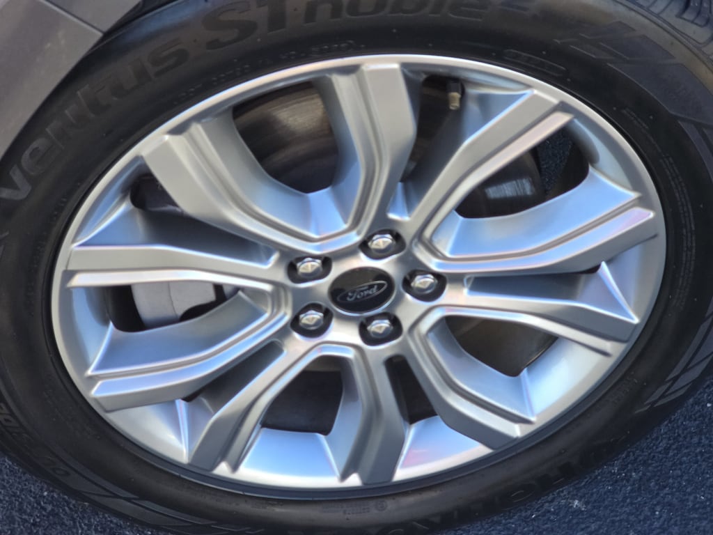 Used 2024 Ford Edge Titanium Sport Utility