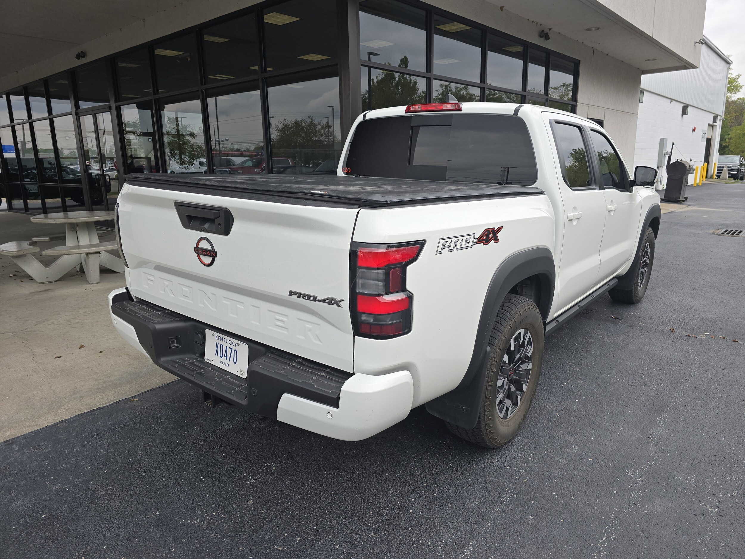 2023 Nissan Frontier PRO-4X Crew Cab photo 4