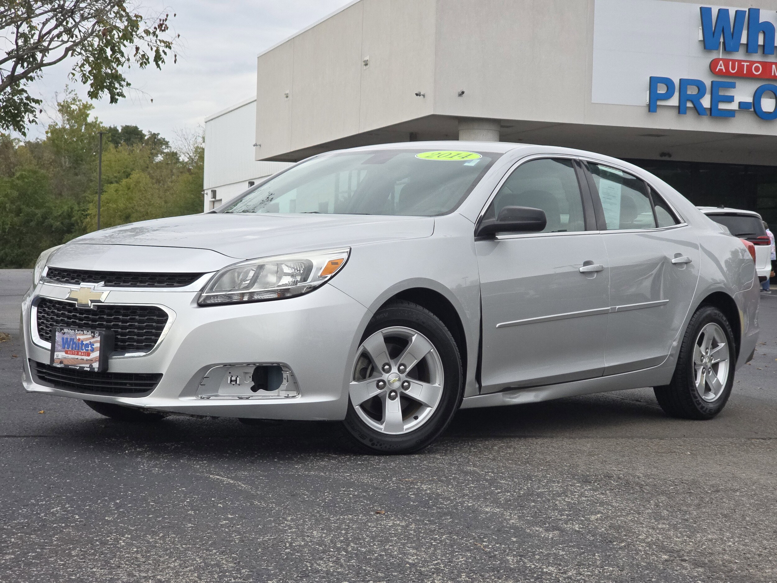 2014 Chevrolet Malibu LS photo 2