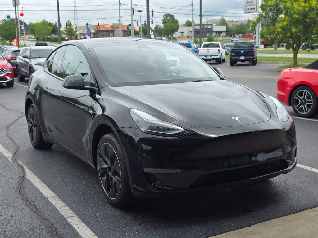 2025 Tesla Model Y Long Range Rear Wheel Drive's photo