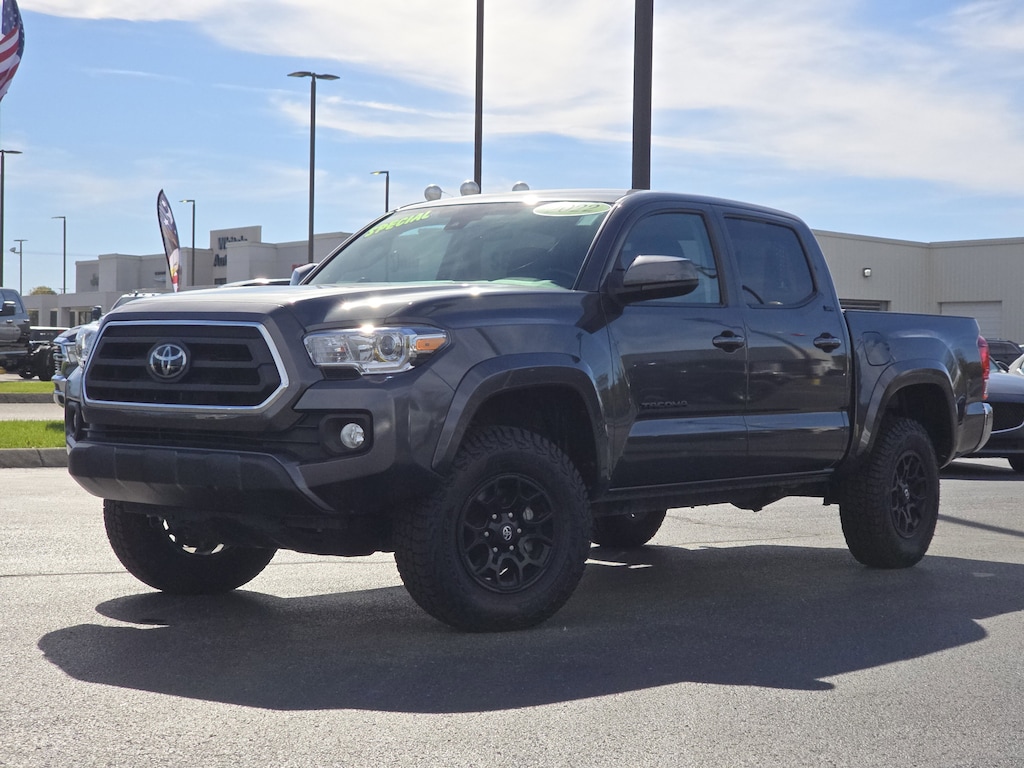 Used 2022 Toyota Tacoma SR5 Crew Cab