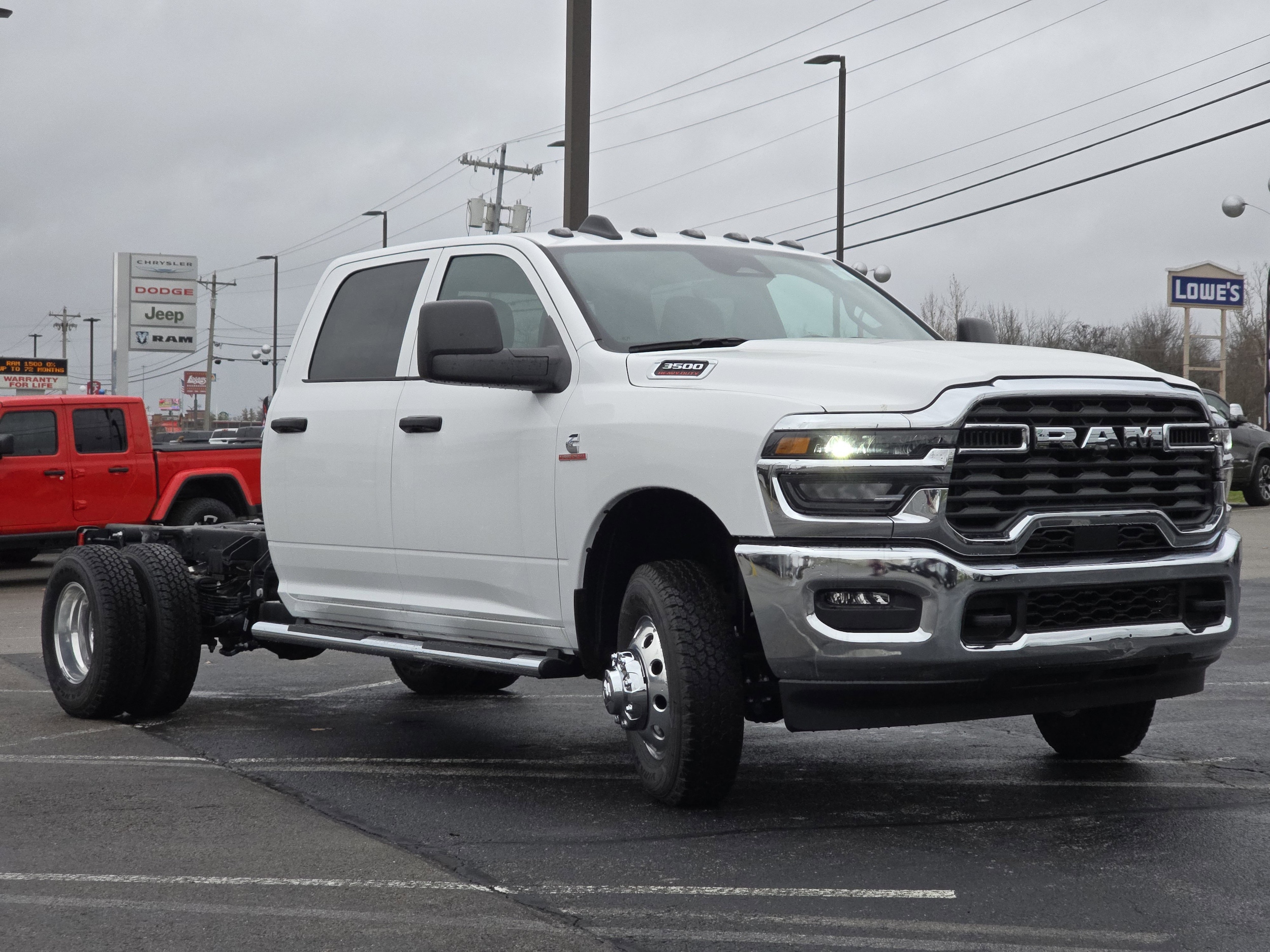 2025 RAM 3500 Chassis Tradesman - Photo 11
