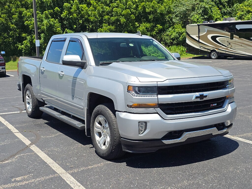 Used 2018 Chevrolet Silverado LT Crew Cab