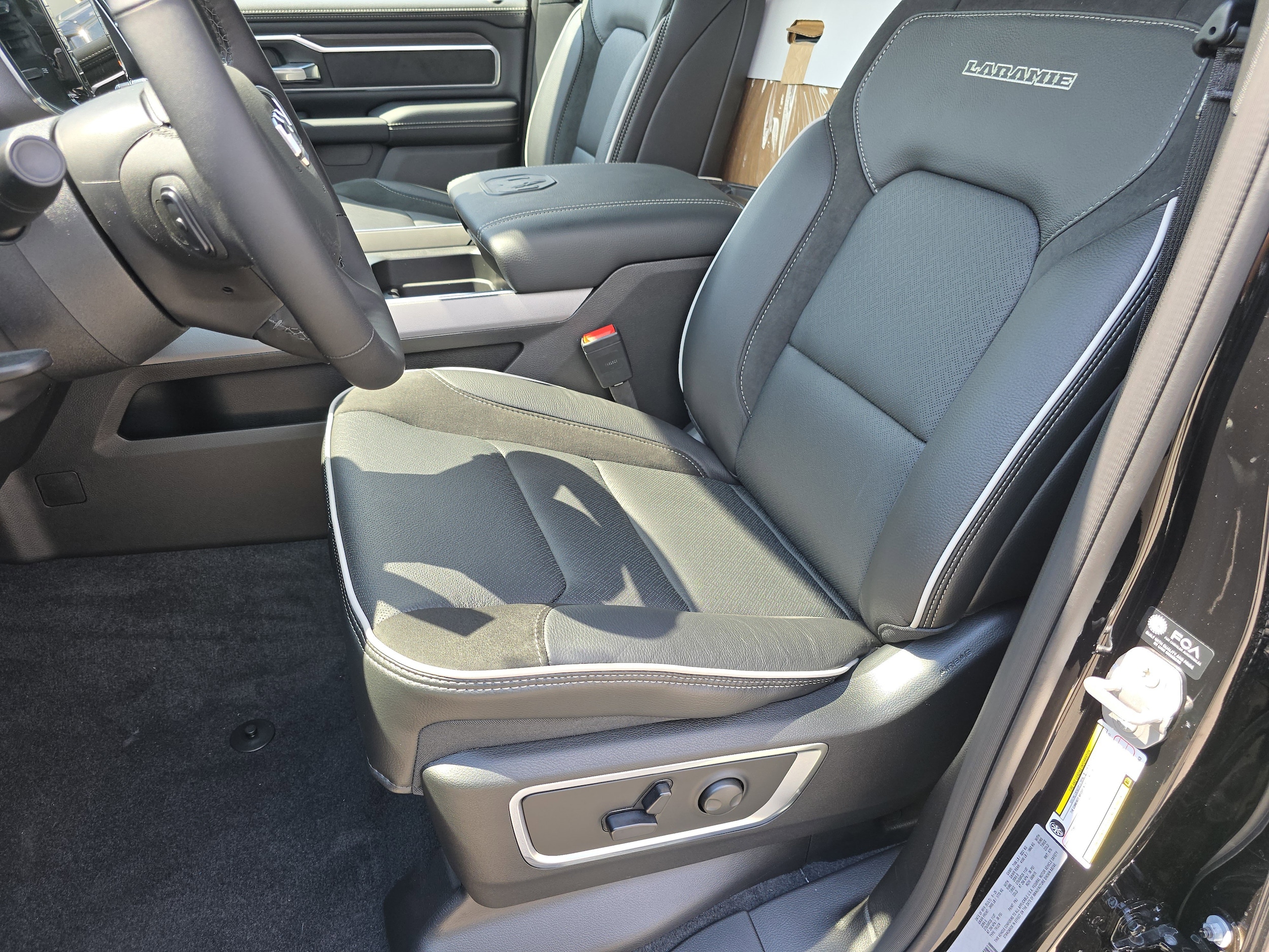 2026 RAM 1500 Laramie - Photo 34