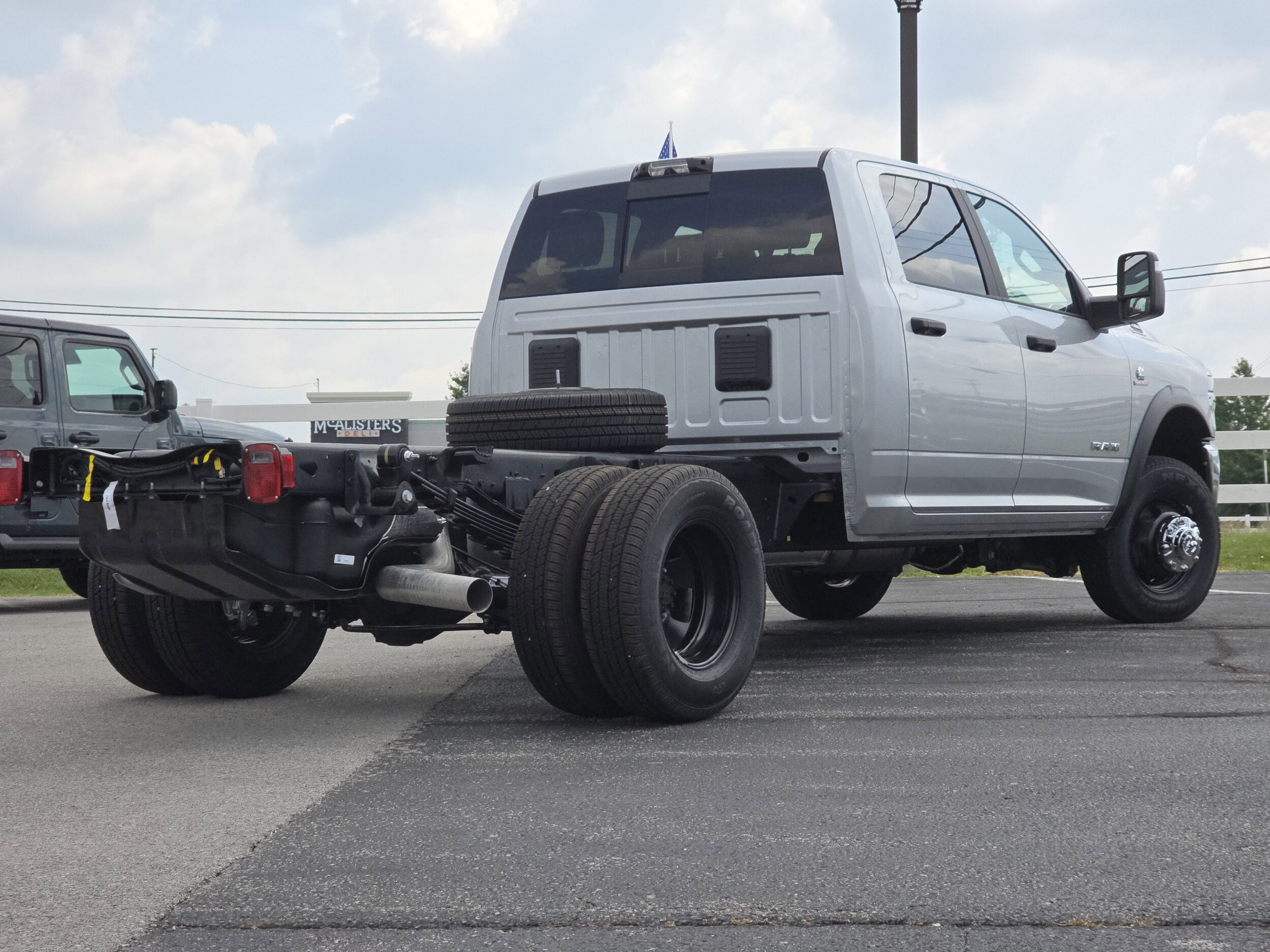 2025 RAM 3500 Chassis Big Horn - Photo 16