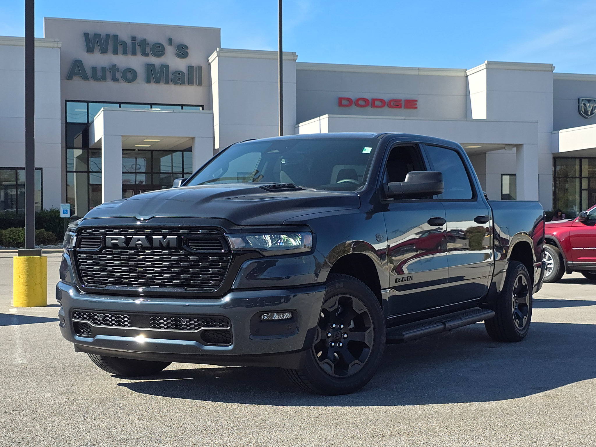2027 Ram 1500 TRADESMAN CREW CAB 4X4 Pickup