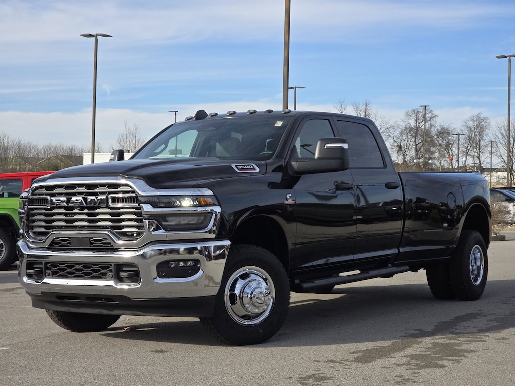 New 2026 Ram 3500 TRADESMAN CREW CAB 4X4 8' BOX Pickup