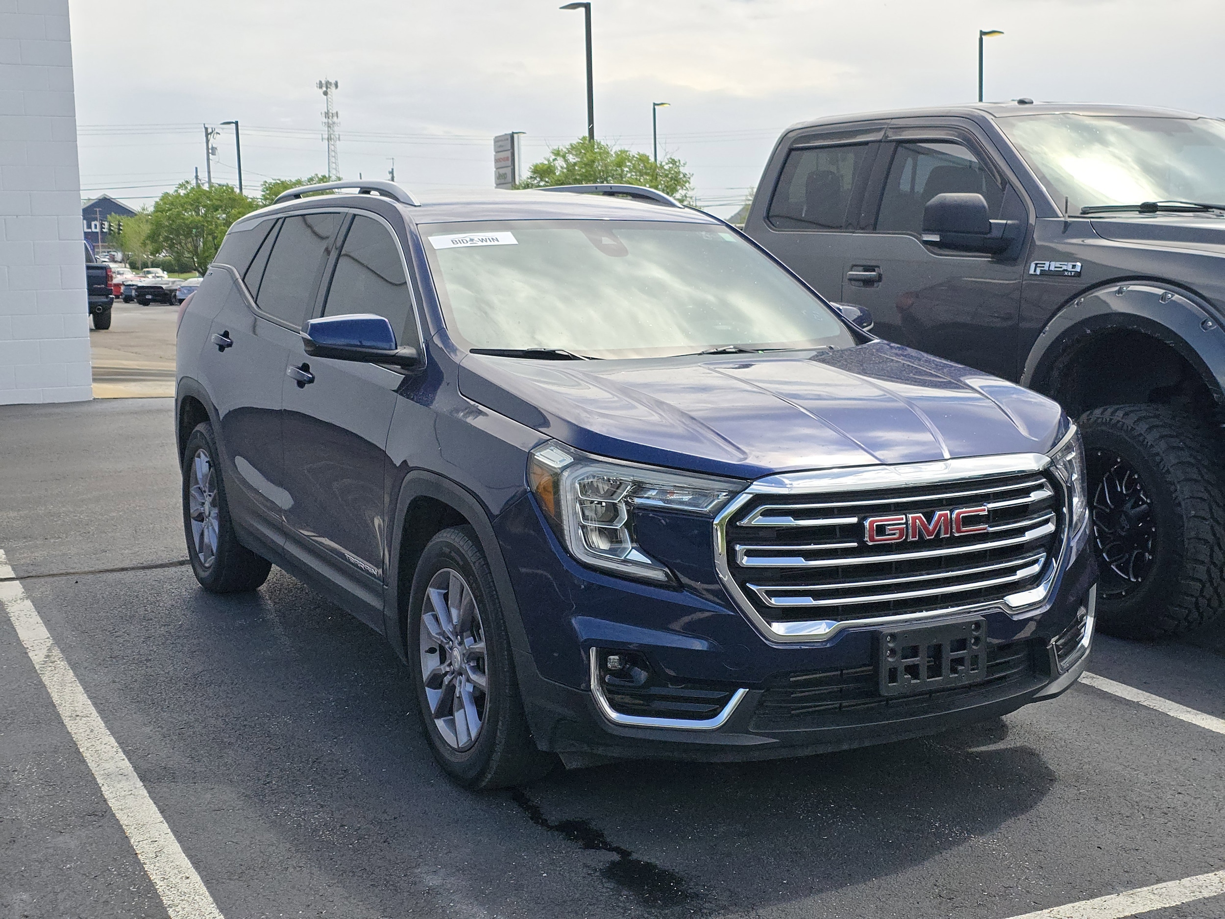 2023 GMC Terrain SLT