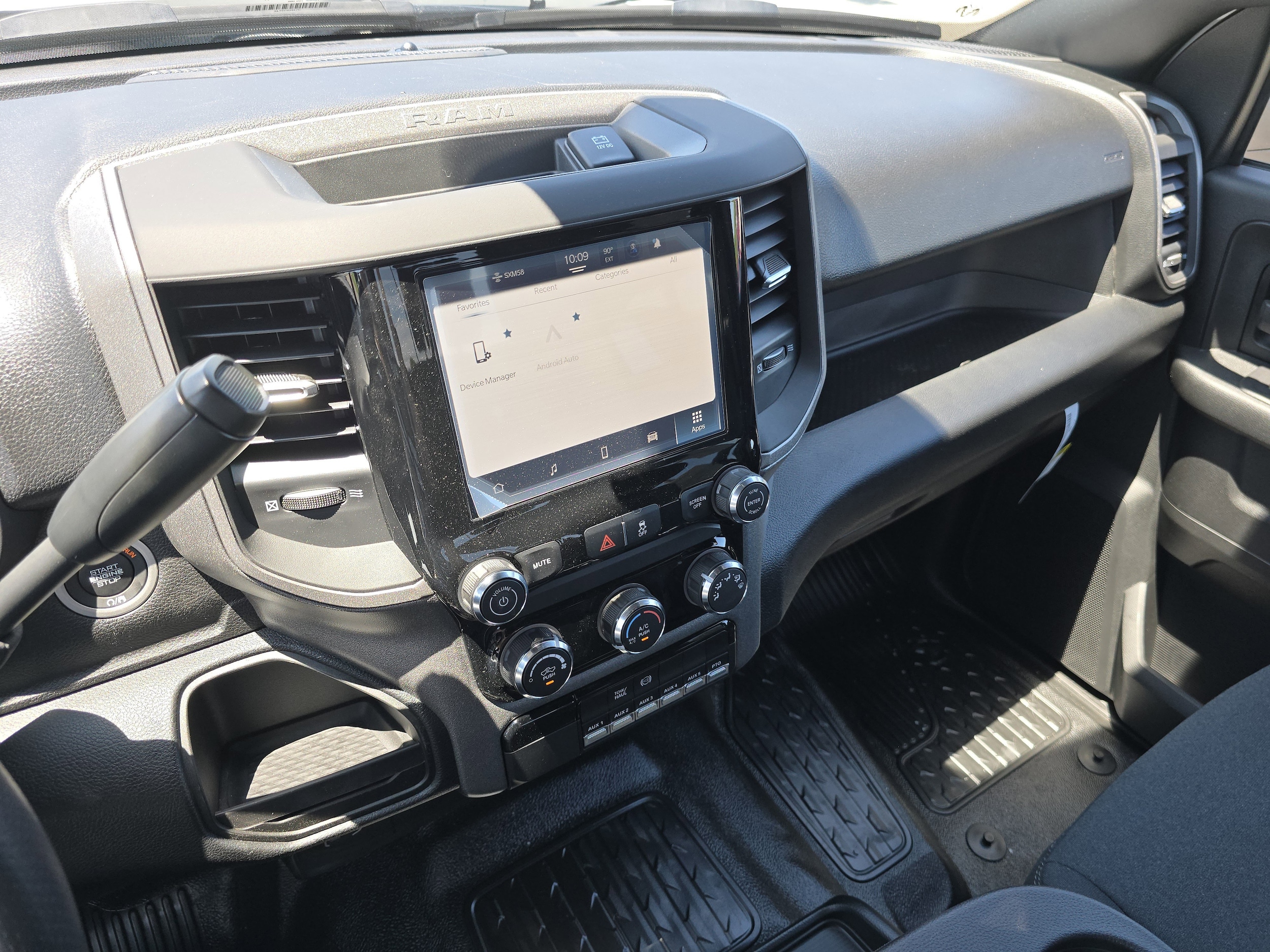2025 RAM 3500 Chassis Tradesman - Photo 32