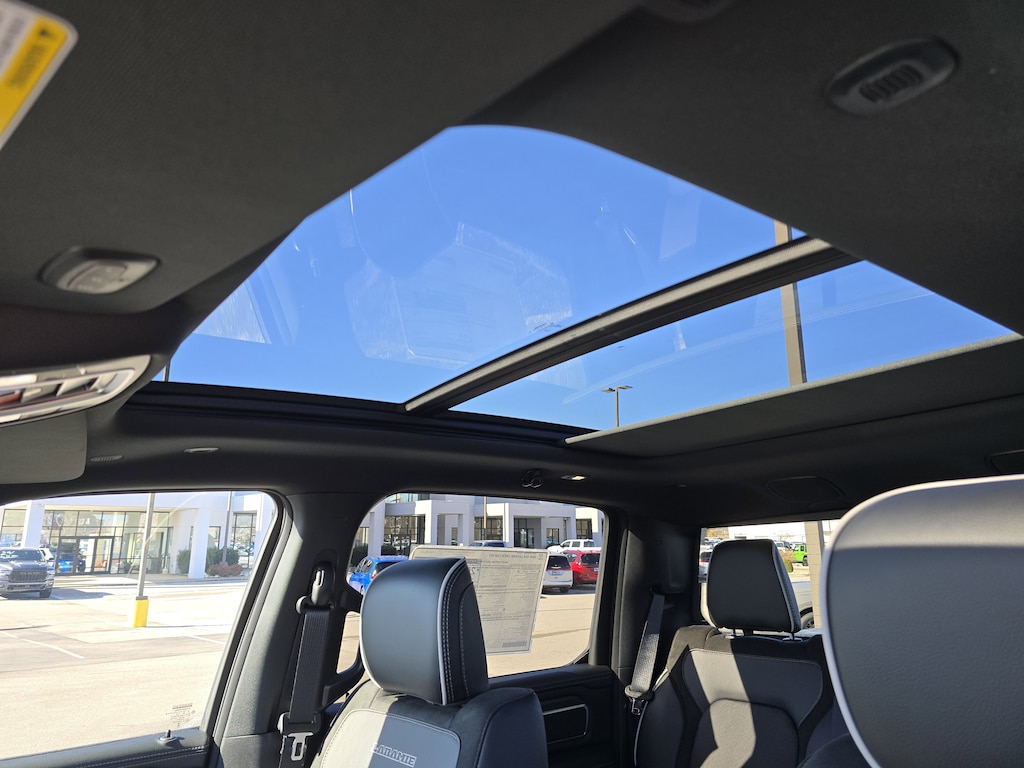 New 2026 Ram 1500 LARAMIE CREW CAB 4X4 5'7 BOX Pickup