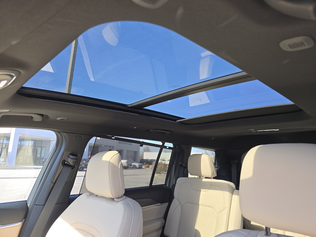 New 2025 Jeep Grand Cherokee L LIMITED 4X4 Sport Utility