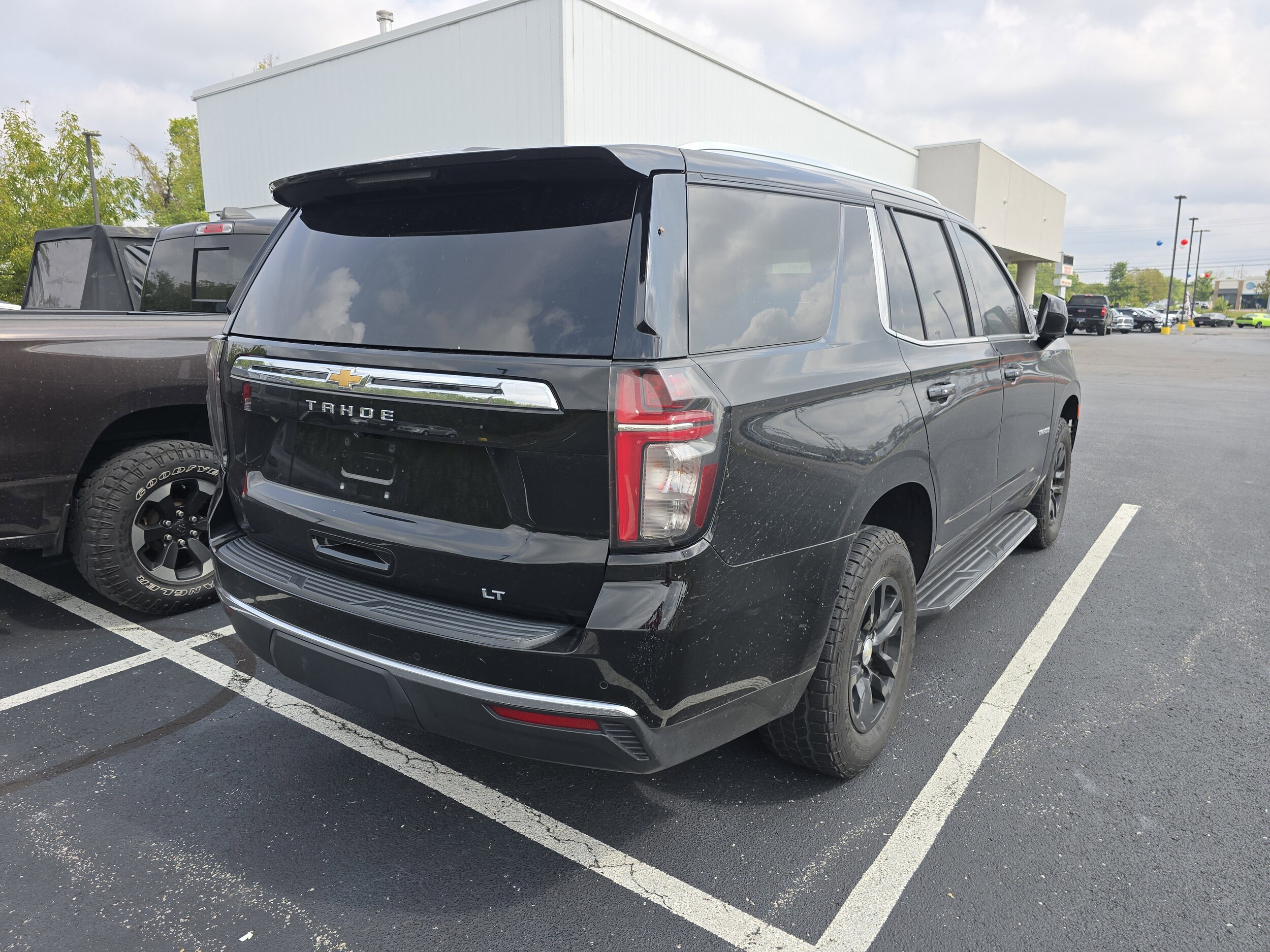 2021 Chevrolet Tahoe LT photo 3