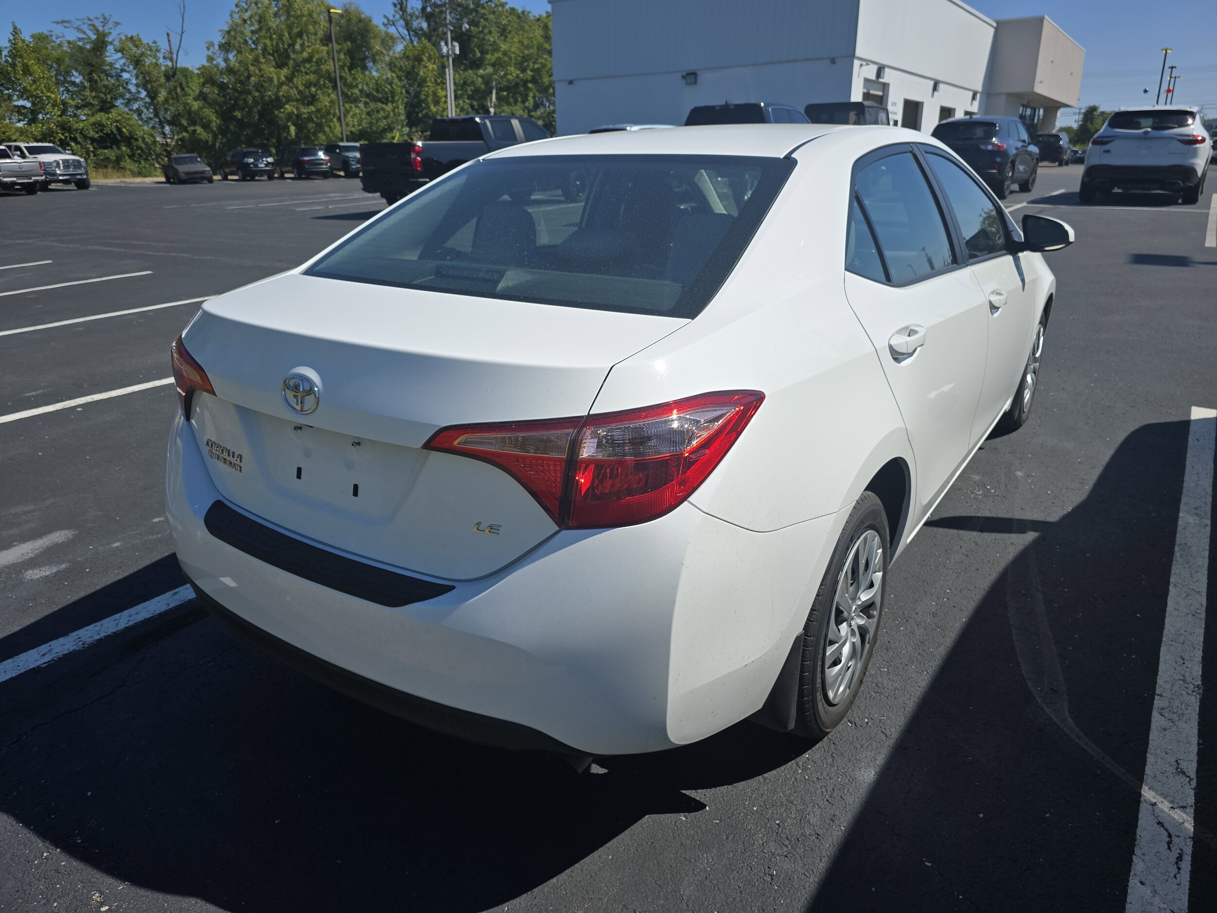 2017 Toyota Corolla LE photo 2