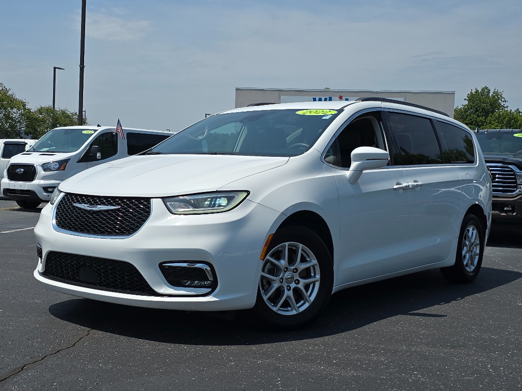 Used 2022 Chrysler Pacifica Touring L with VIN 2C4RC1BG6NR109977 for sale in Hopkinsville, KY