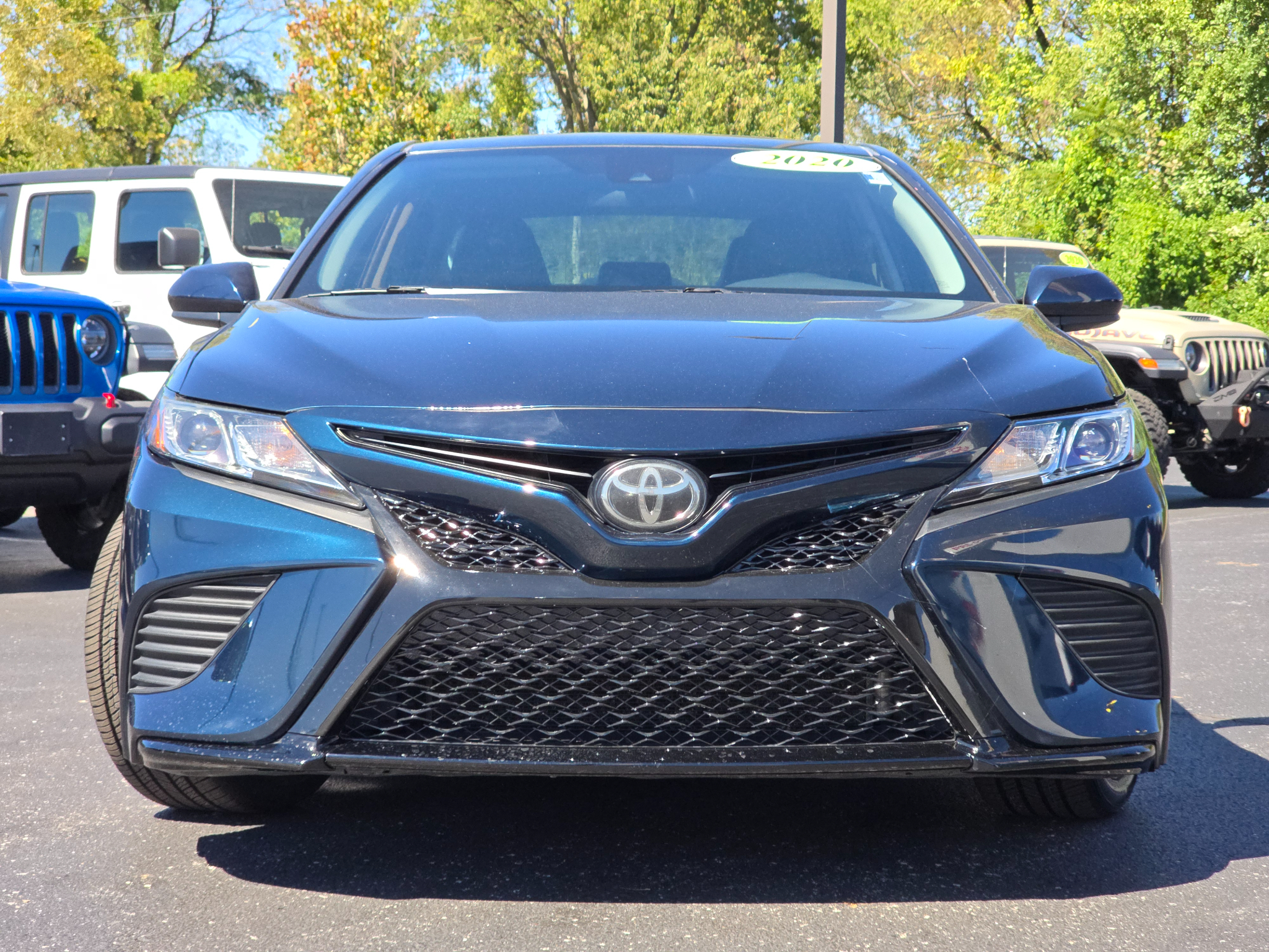 Used 2020 Toyota Camry SE Sedan