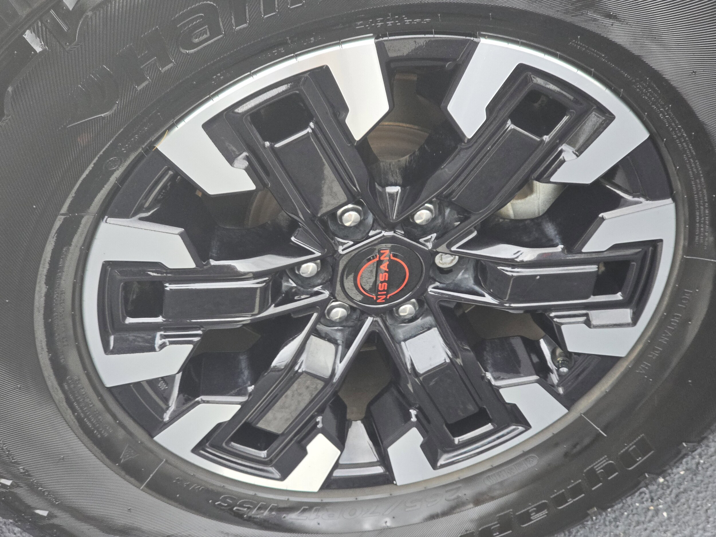 2023 Nissan Frontier PRO-4X Crew Cab photo 3