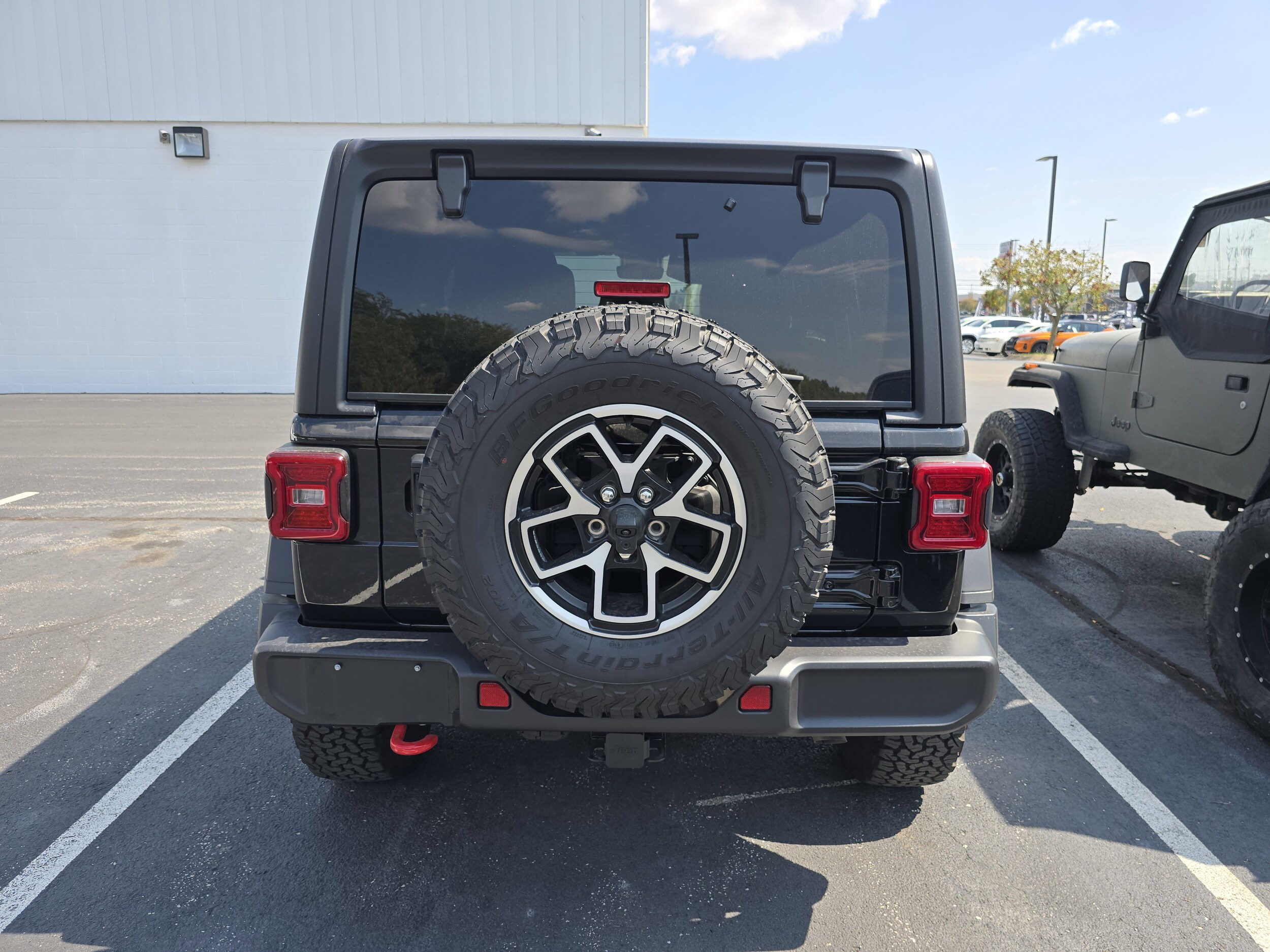 2025 Jeep Wrangler Rubicon photo 4