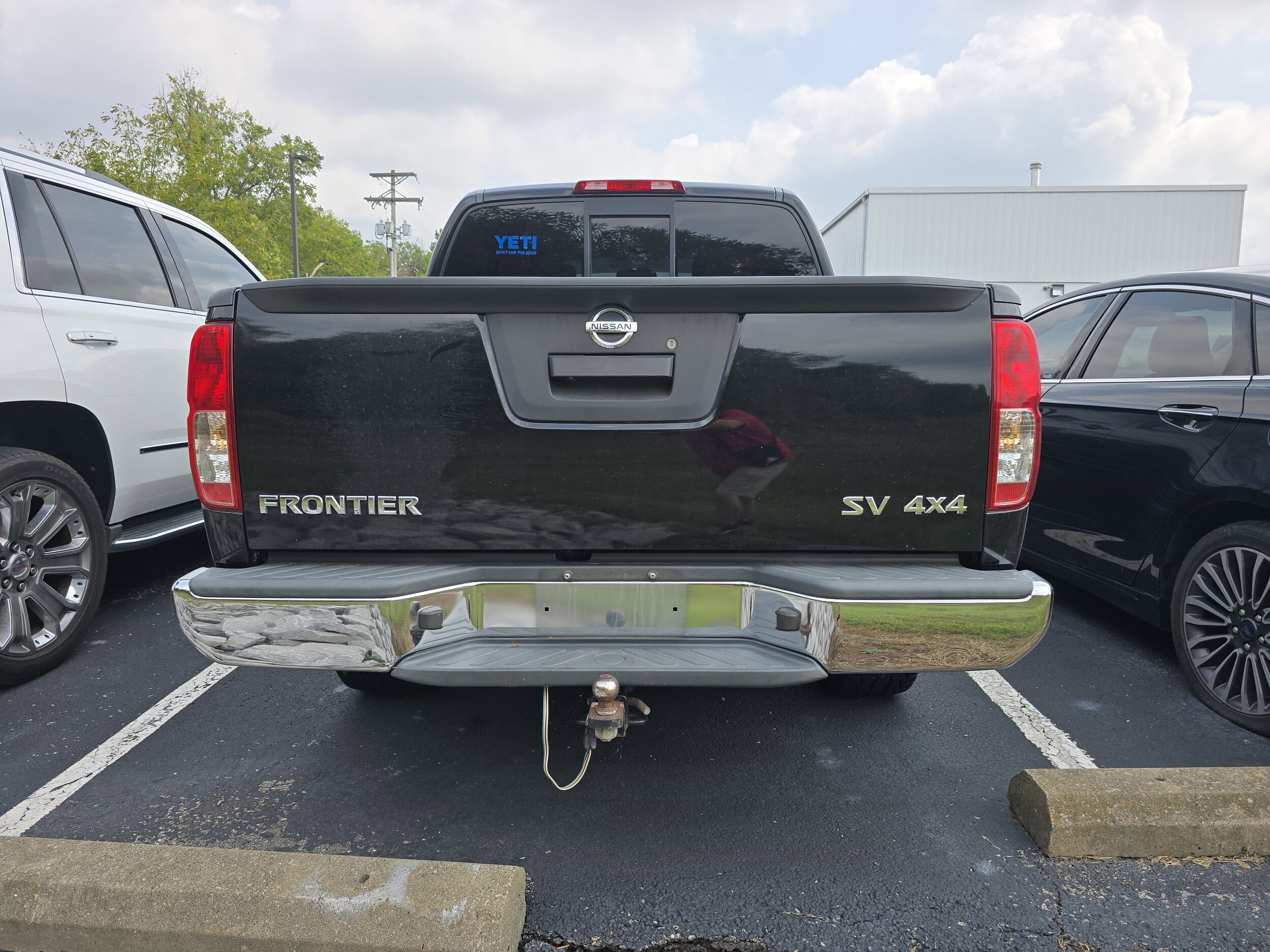 2018 Nissan Frontier SV Crew Cab photo 2