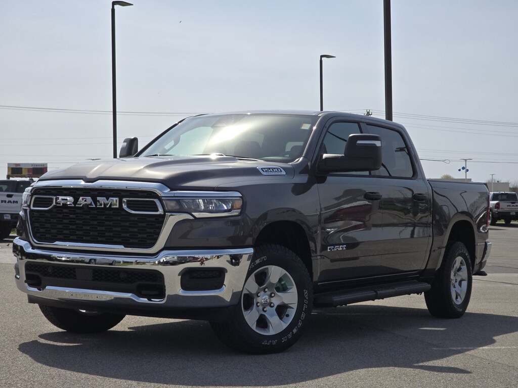 New 2026 Ram 1500 TRADESMAN CREW CAB 4X4 5'7 BOX Pickup