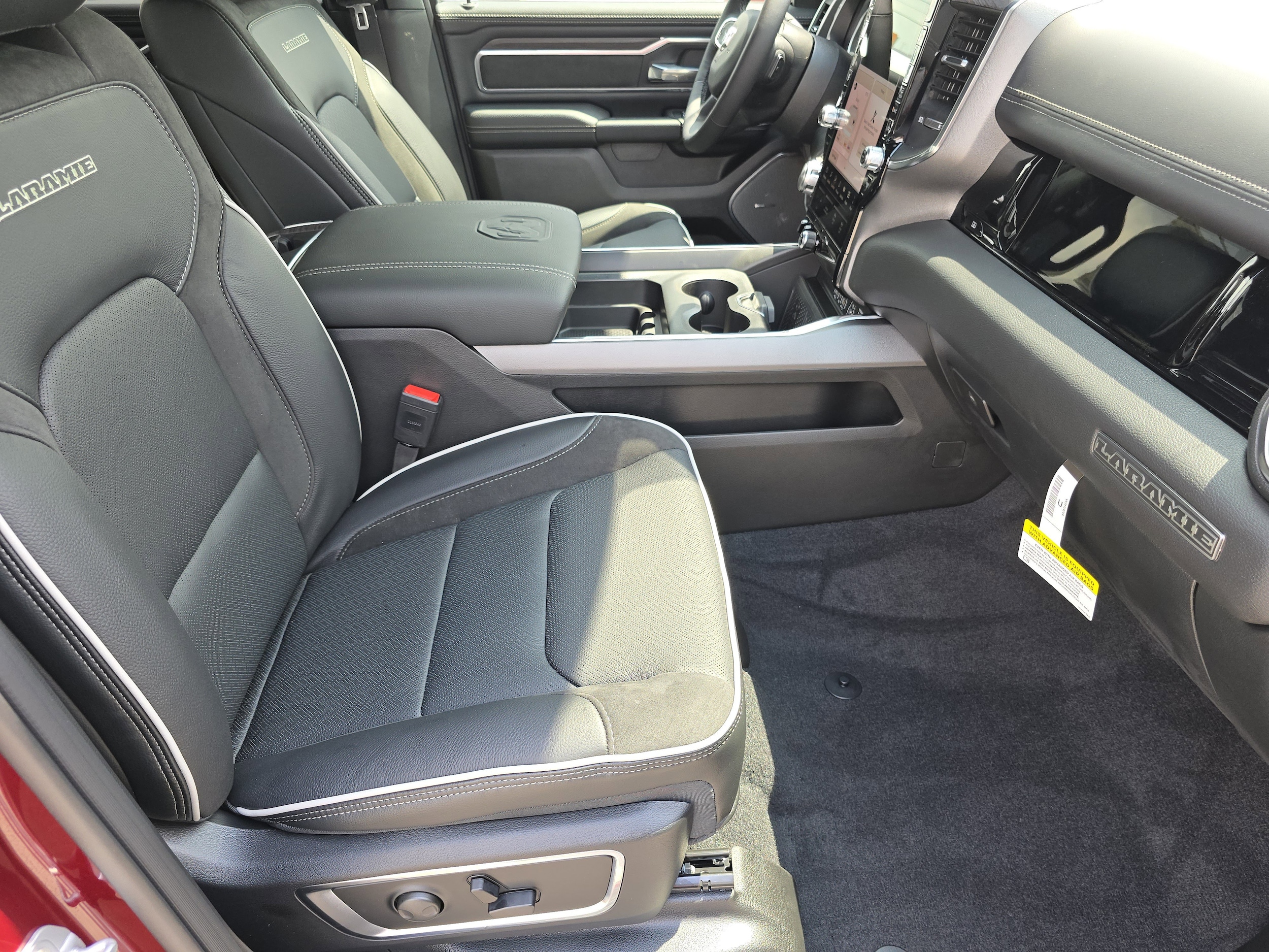 2026 RAM 1500 Laramie - Photo 34