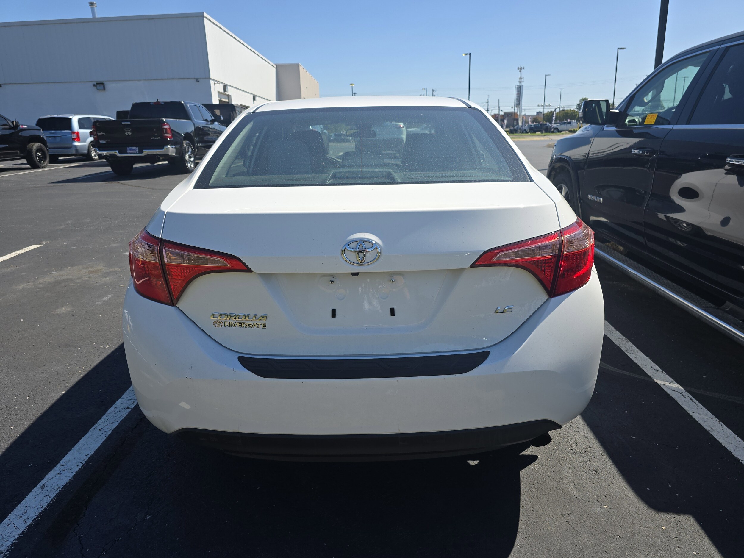 2017 Toyota Corolla LE photo 3