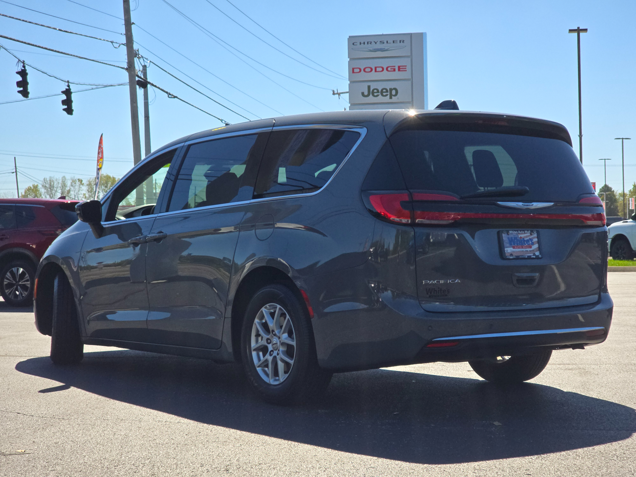 Used 2025 Chrysler Pacifica Select Passenger Van