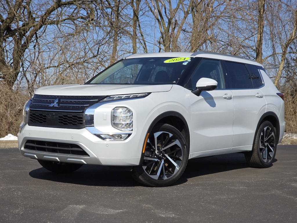 Used 2024 Mitsubishi Outlander SEL Sport Utility