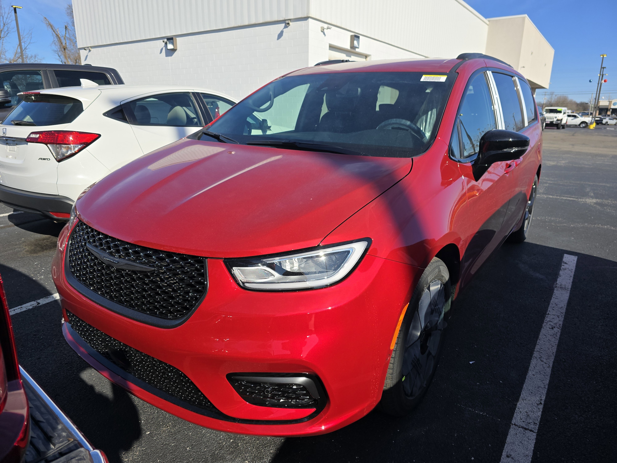 2026 Chrysler Pacifica Select's photo