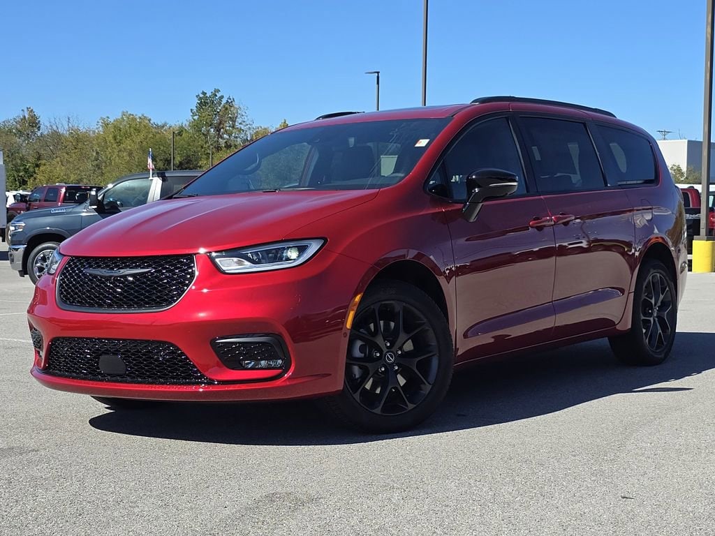 New 2026 Chrysler Pacifica SELECT AWD Passenger Van