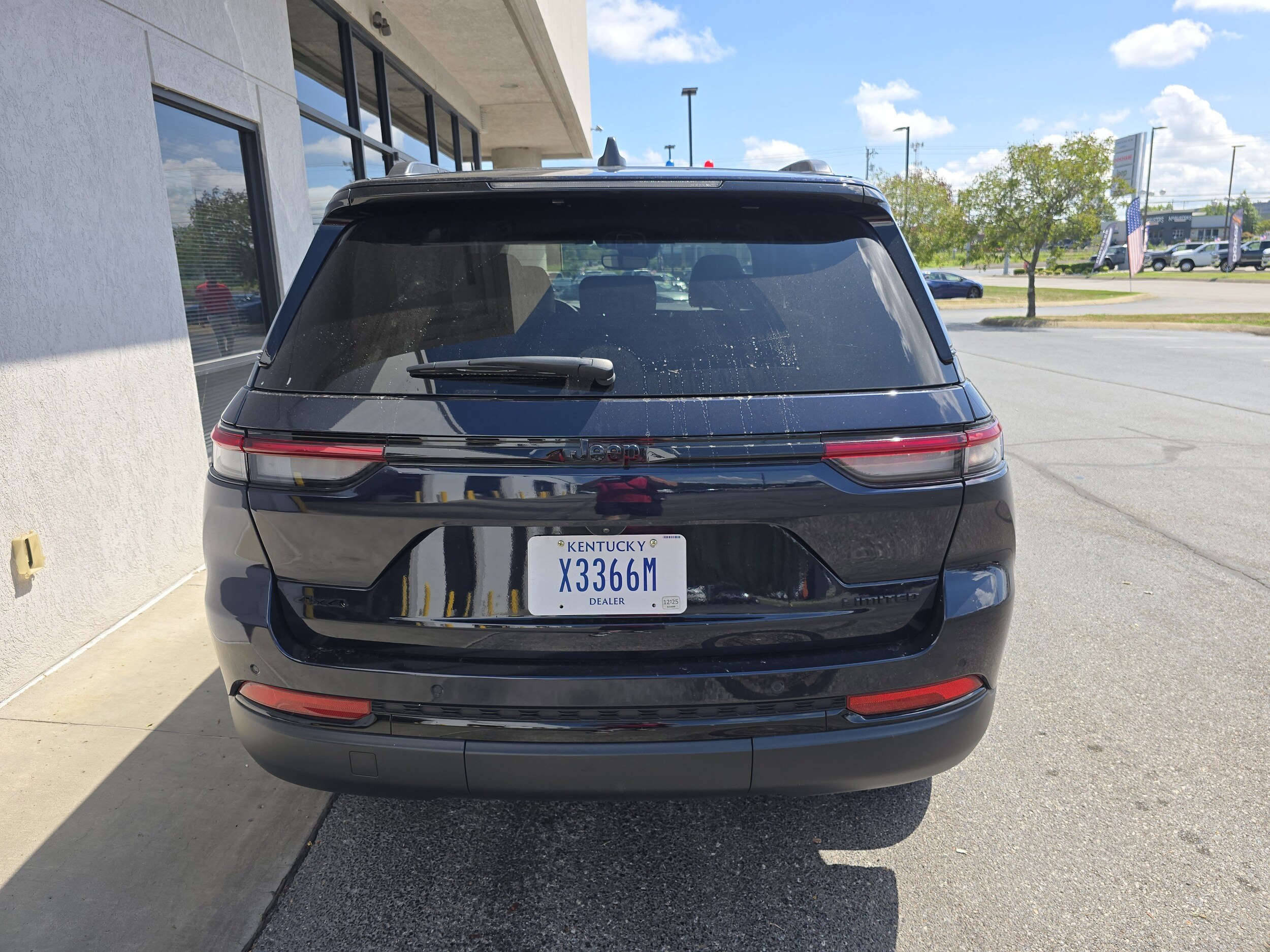 2024 Jeep Grand Cherokee Limited photo 4