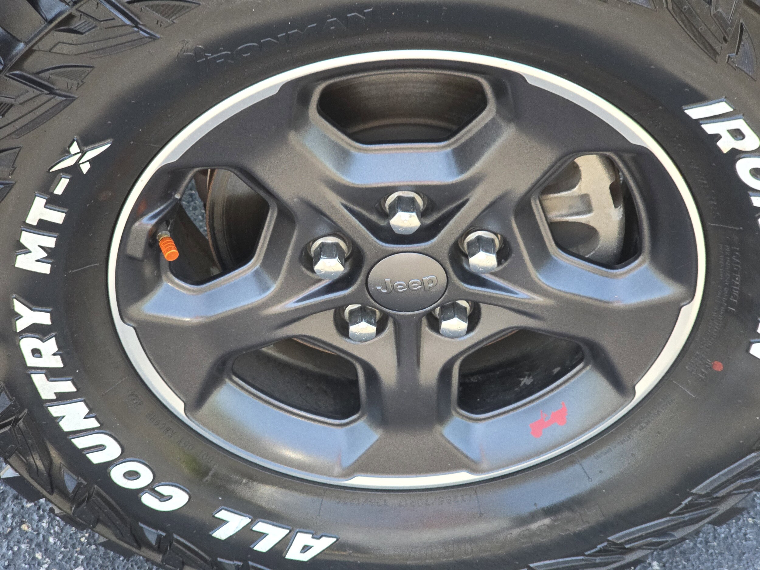 2021 Jeep Gladiator Sport S photo 2