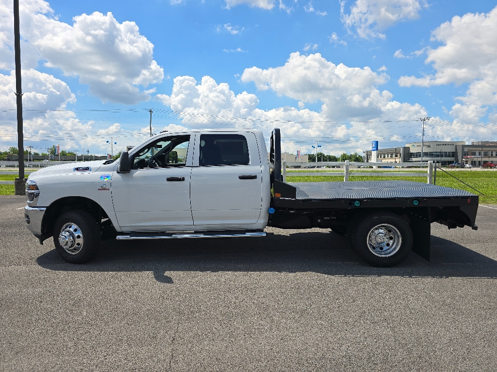 2025 RAM 3500 Chassis Tradesman - Photo 9