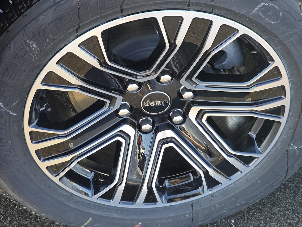 New 2026 Jeep Grand Wagoneer L 4X4 Sport Utility