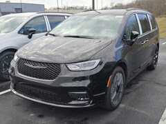 2026 Chrysler Pacifica SELECT Passenger Van