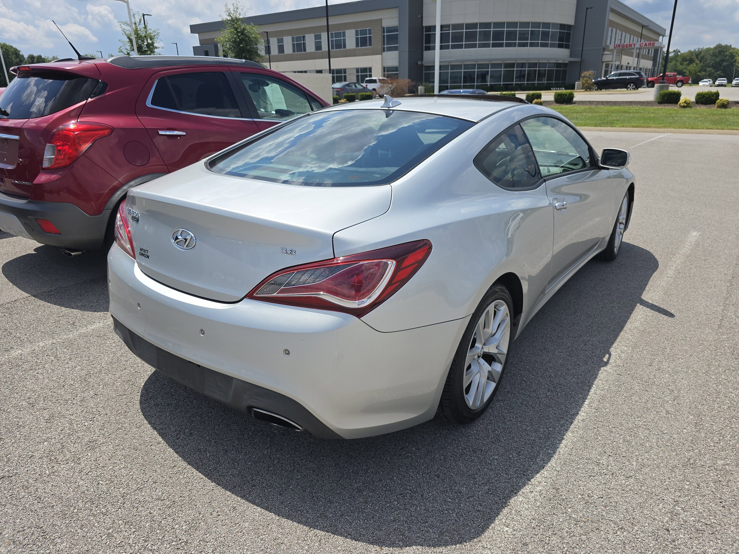 2013 Hyundai Genesis Coupe 3.8 Grand Touring photo 2
