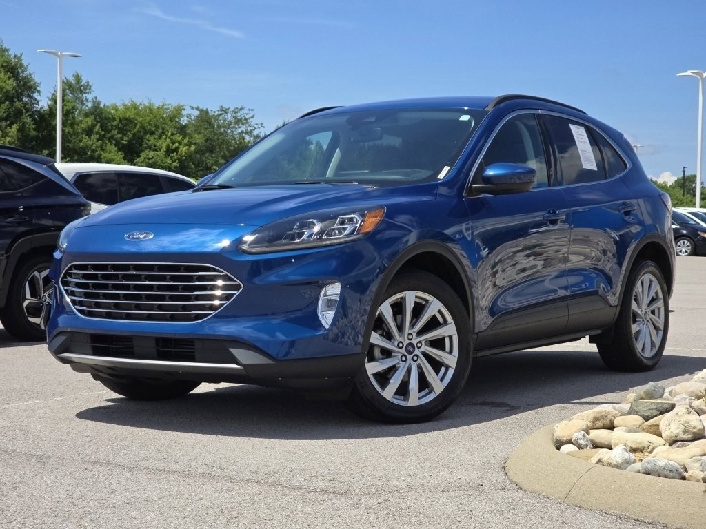 2022 Ford Escape Titanium photo 2