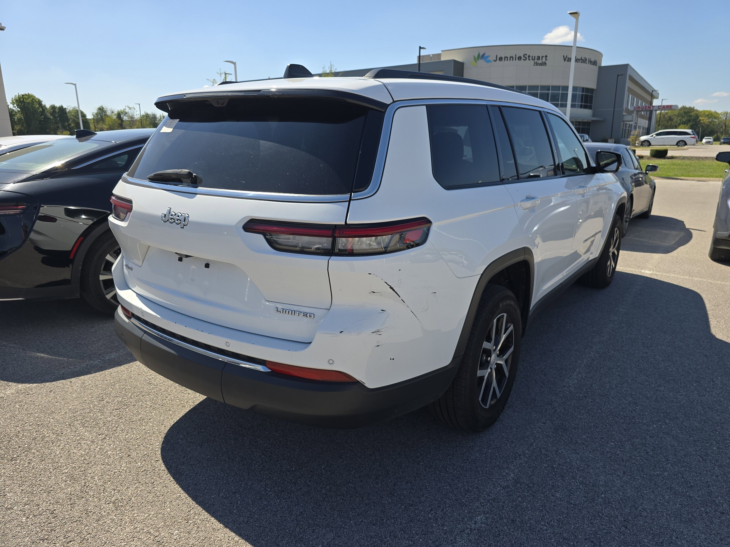 2024 Jeep Grand Cherokee Limited photo 2