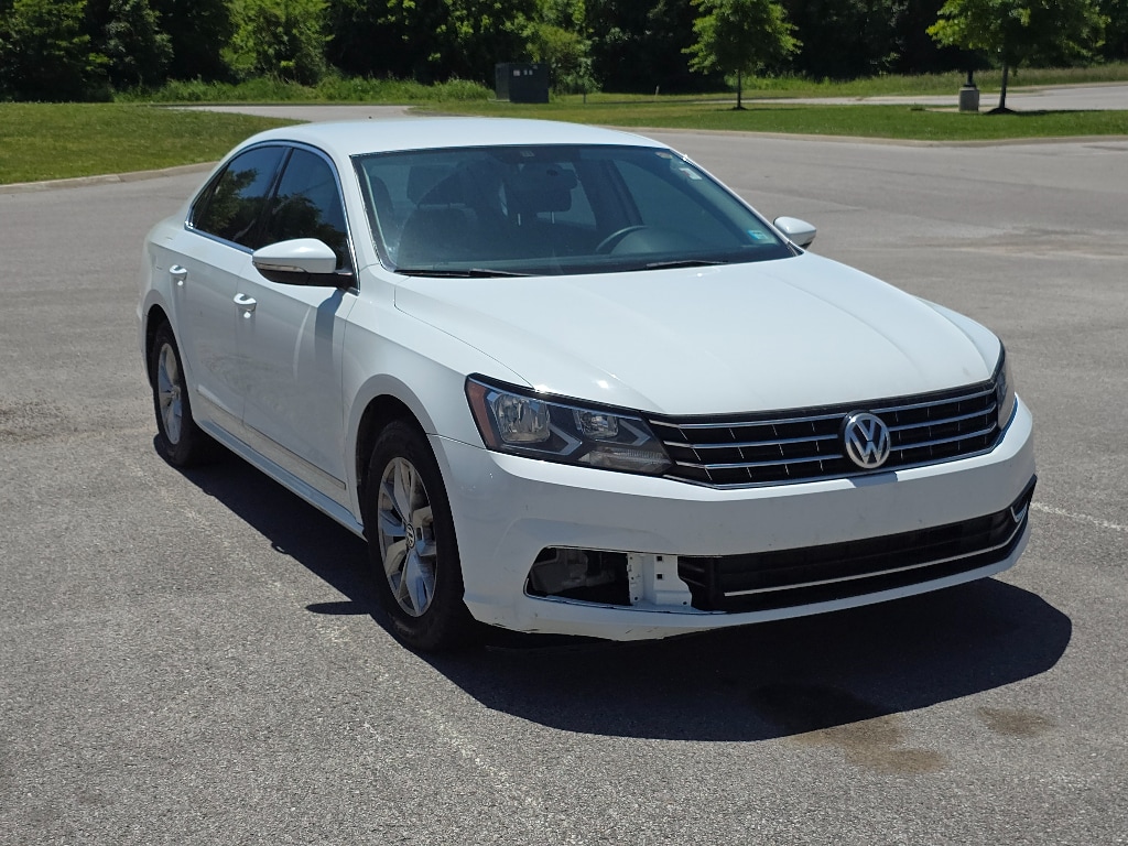 2017 Volkswagen Passat 1.8T S Auto's photo