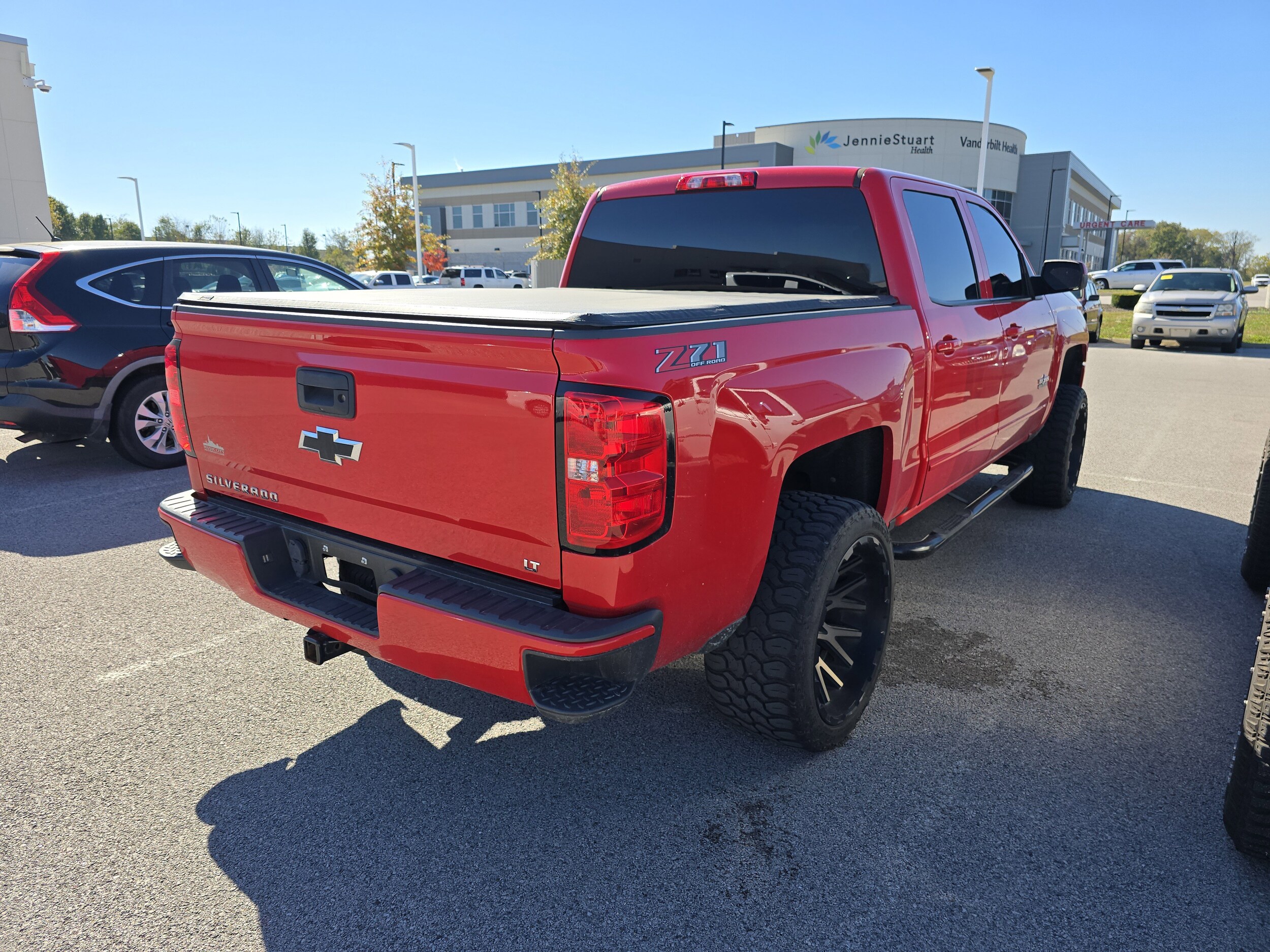 2018 Chevrolet Silverado 1500 LT photo 3