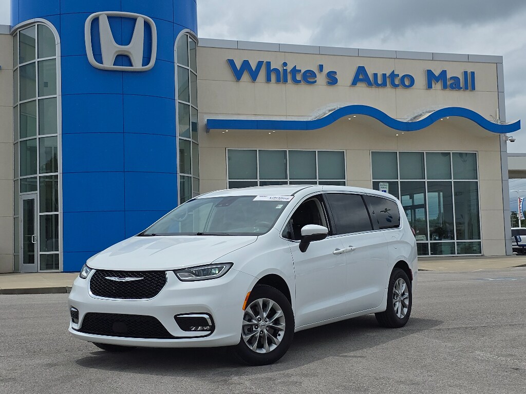Used 2023 Chrysler Pacifica Touring L Passenger Van