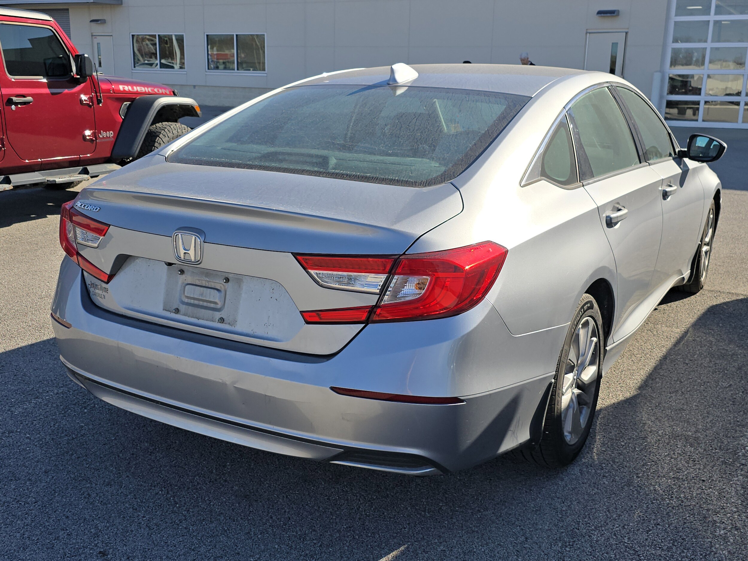 2018 Honda Accord LX 1.5T photo 2