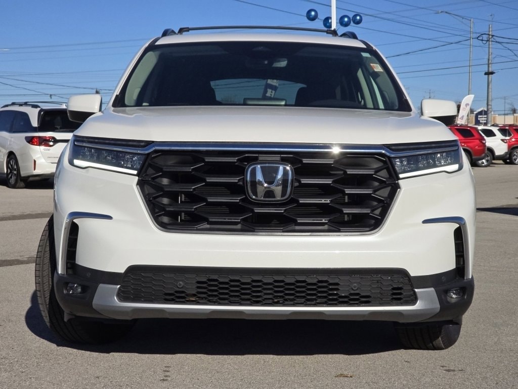 2025 Honda Pilot EX-L - Photo 13