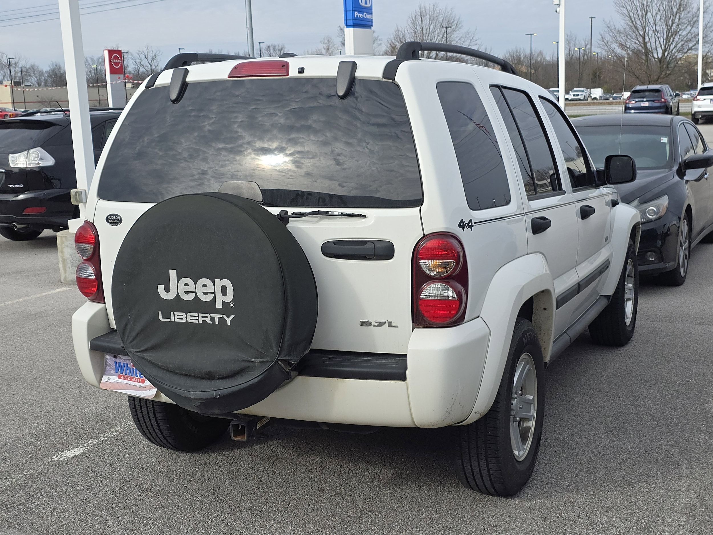 2007 Jeep Liberty Sport photo 2