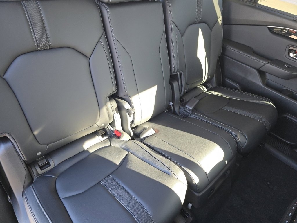 2025 Honda Pilot EX-L - Photo 25
