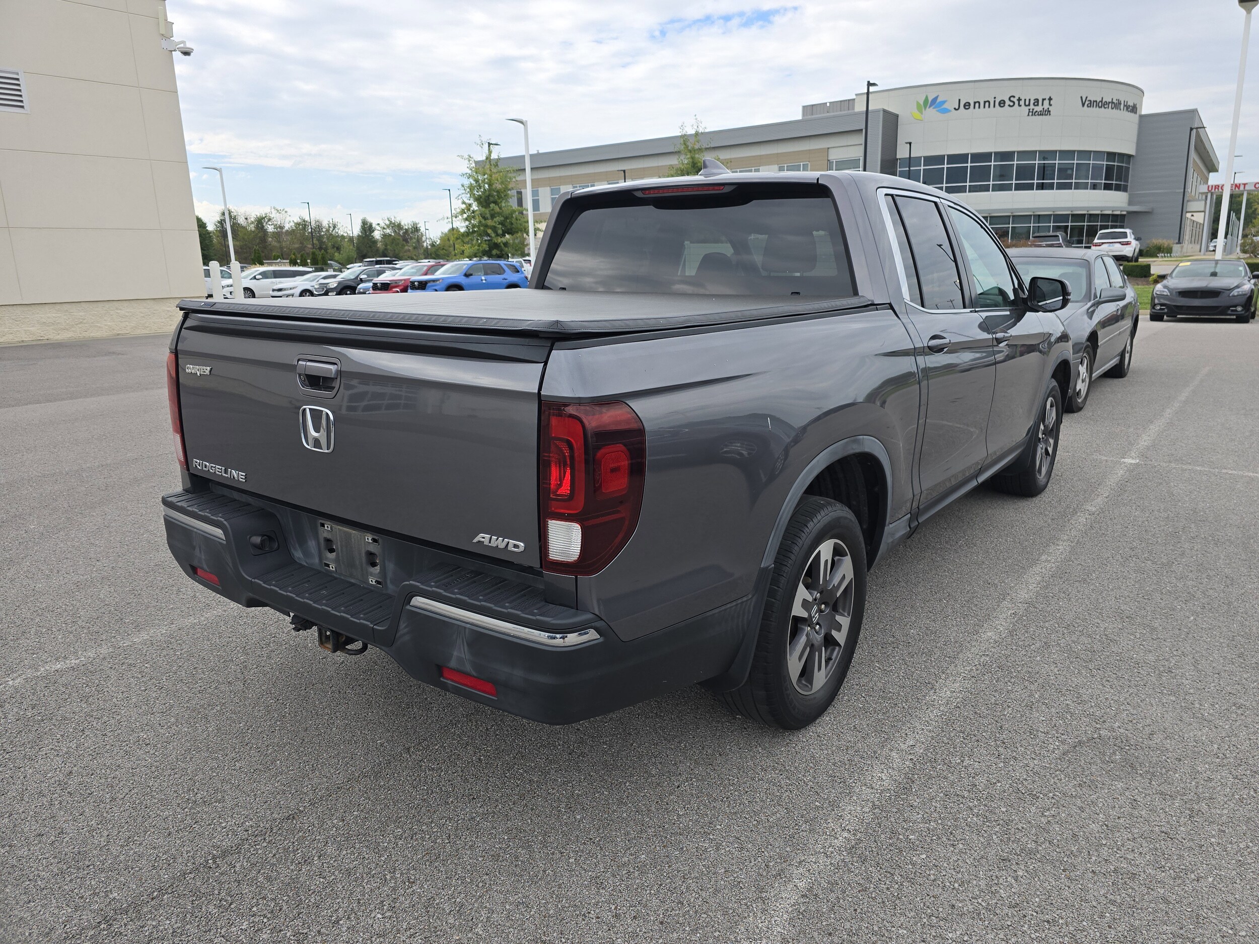 2017 Honda Ridgeline RTL photo 2